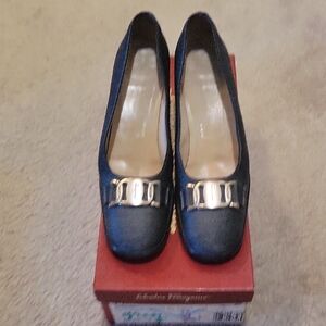 Vintage Salvatore Ferragamo Grey Fabric Heels with SilverBuckle 6.5